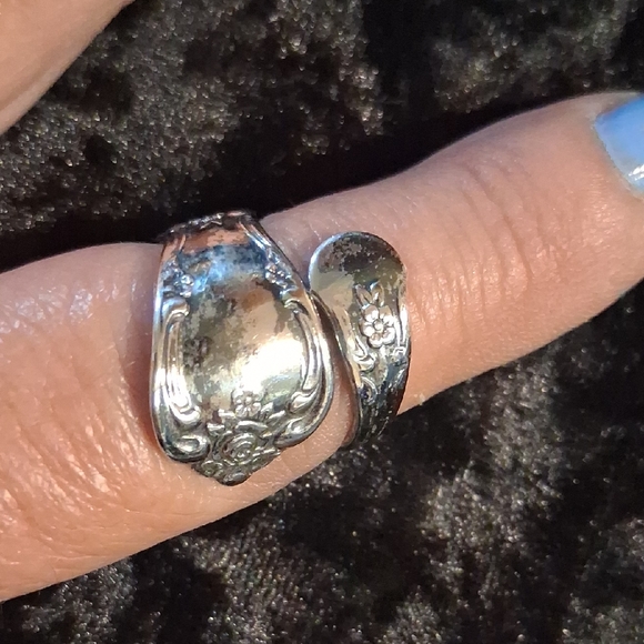 Vintage Wm Rogers Spoon Ring Stamped  Silver Plated Sz. 7.5 Adjustable. - Picture 1 of 5